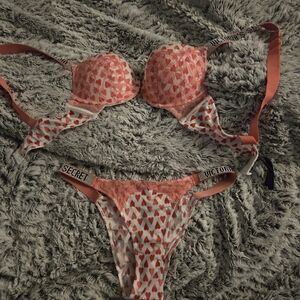 Victoria's Secret Red Heart Print Bra 36c Large Underwear